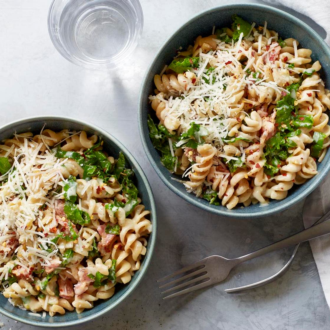 Bacon and kale pasta