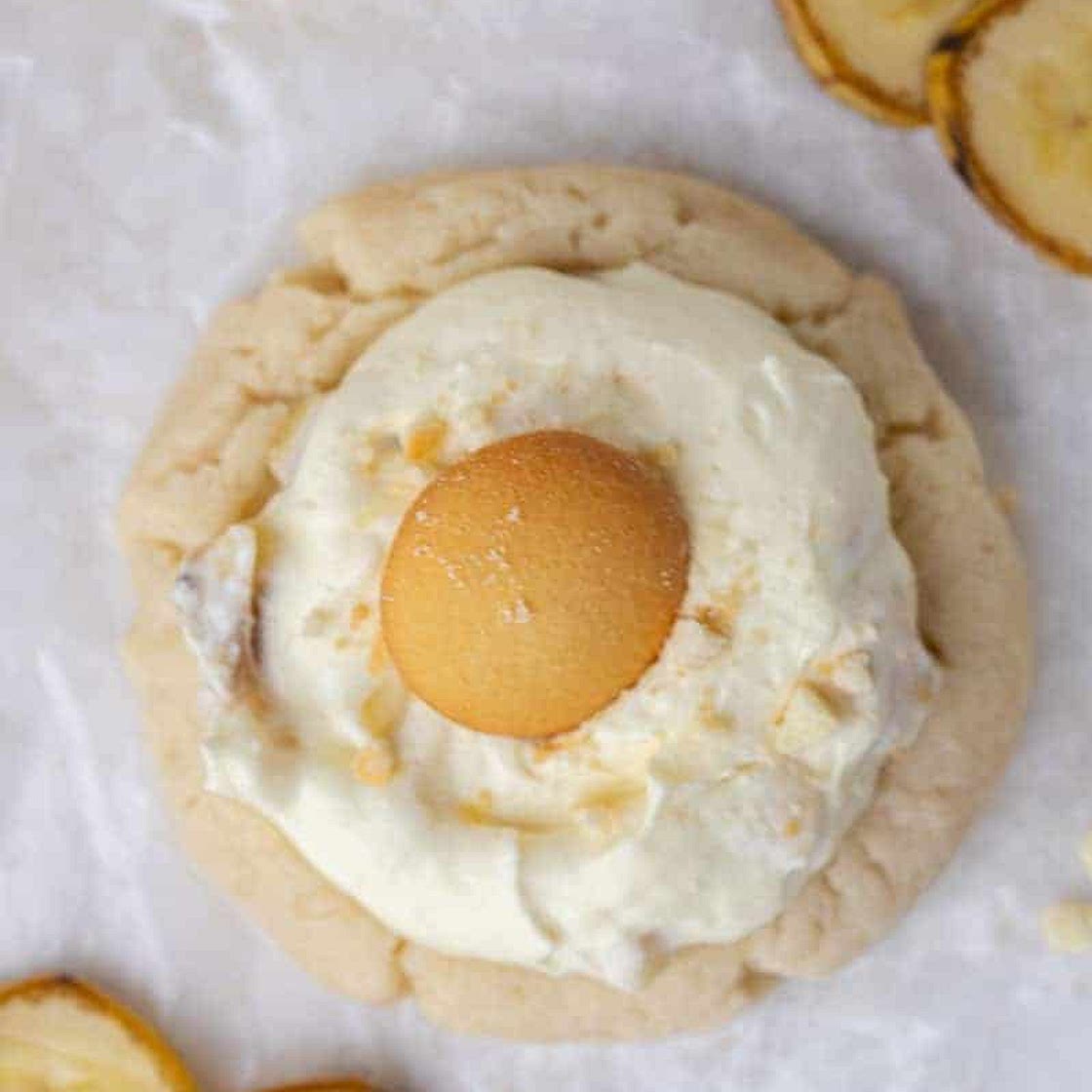 Crumbl banana cream pie cookies
