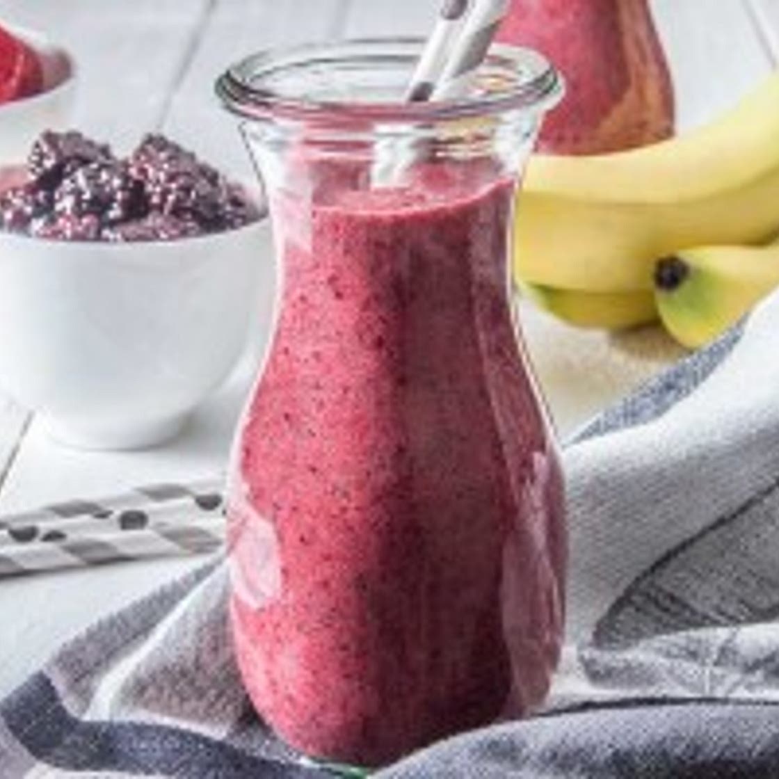 Triple Berry Chia Detox Smoothie