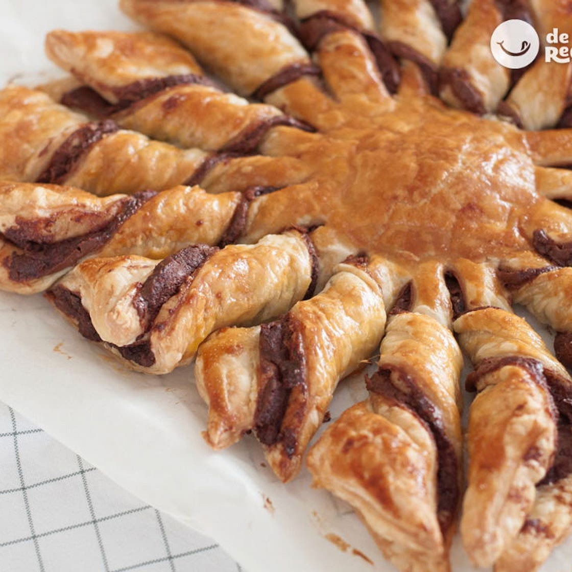 Flor de hojaldre con chocolate
