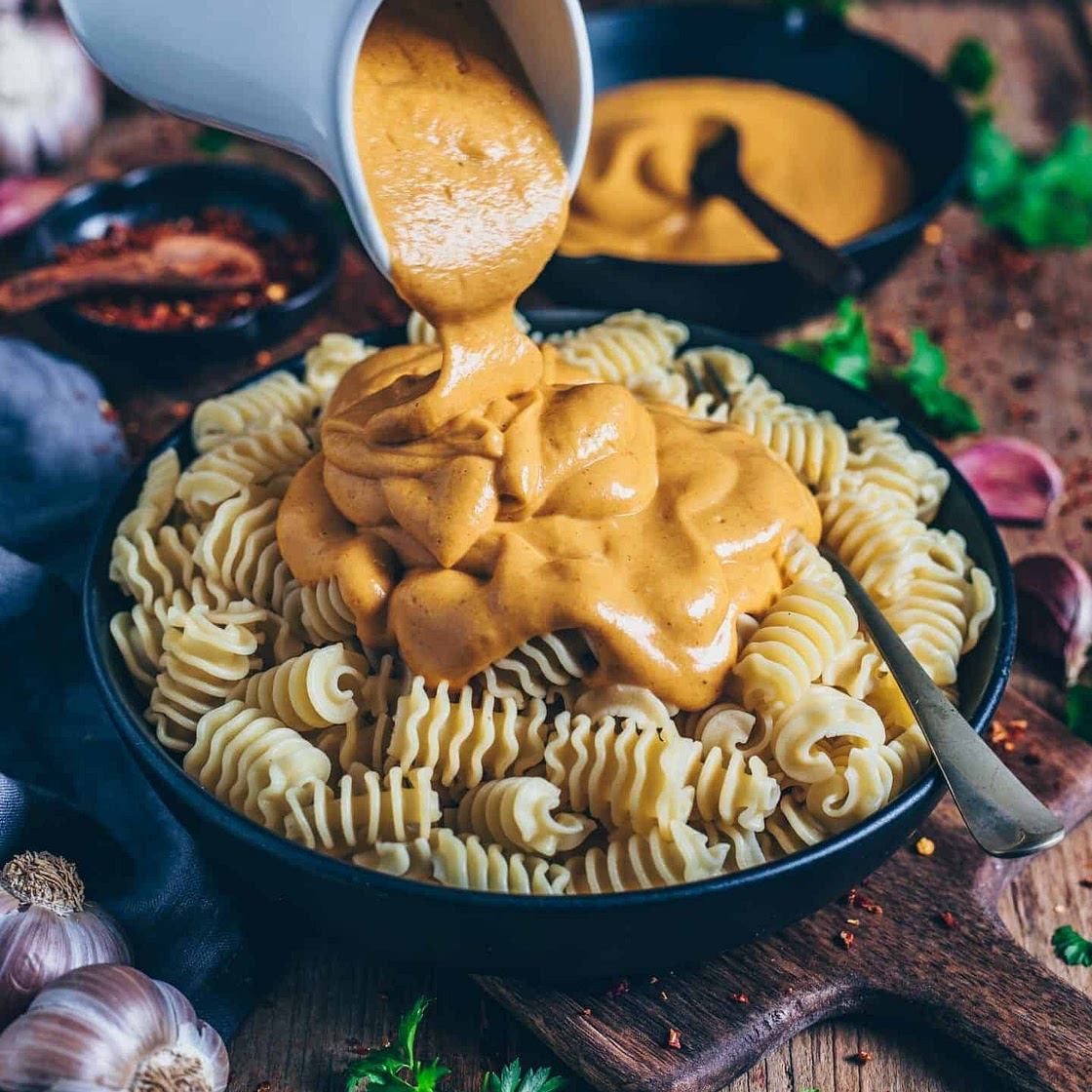 Veganes Mac and Cheese (vegane 'Käsesoße')
