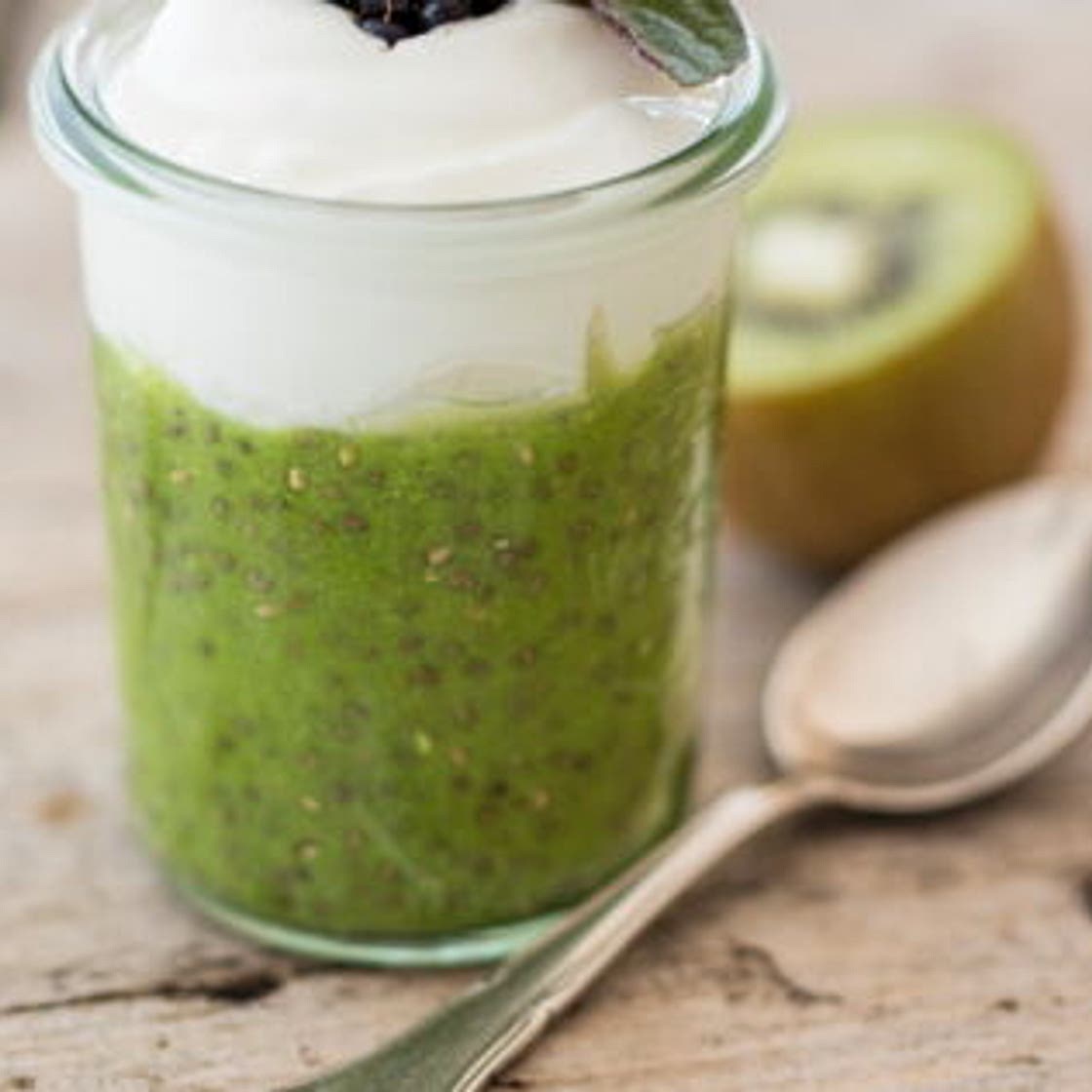 Verrine kiwi, graines de chia et crème de soja