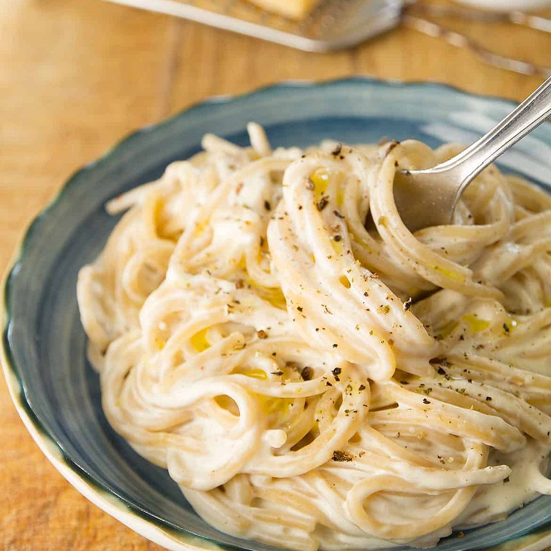 10-MINUTE CREAM CHEESE PASTA