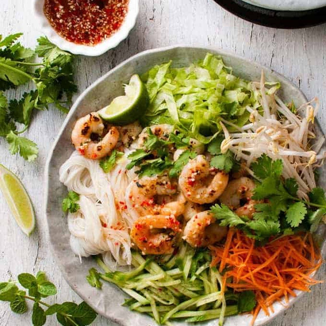 Vietnamese Garlic Shrimp (Prawn) Noodle Salad