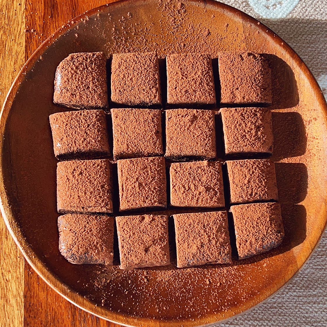 Homemade Chocolate Truffles (3 ingredient easy recipe)