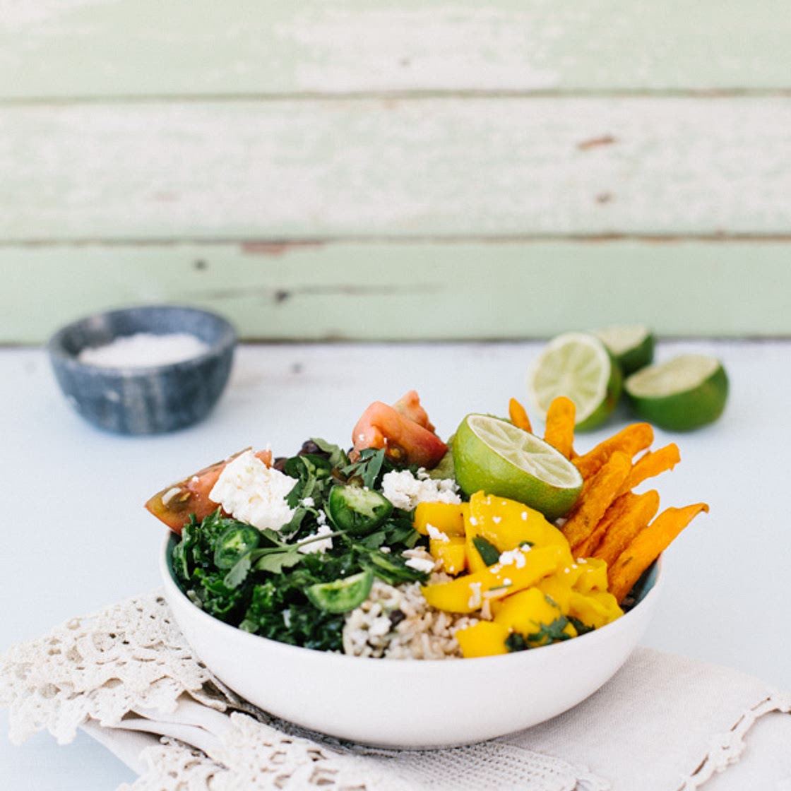salade de style burritos & frites de patate douces