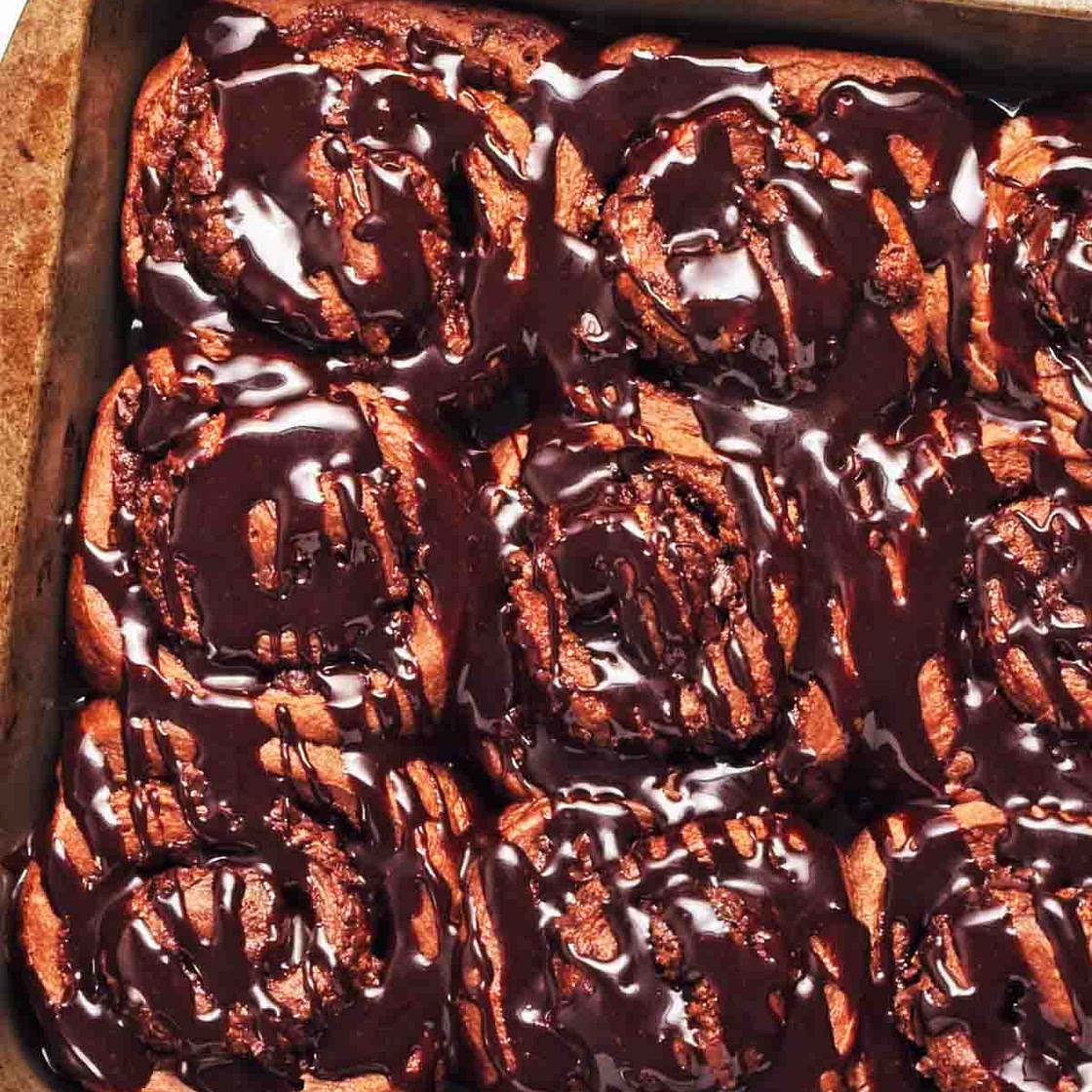 Vegan Chocolate Cinnamon Rolls