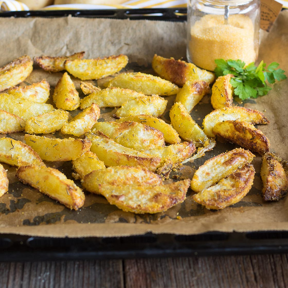 PATATE AL FORNO con farina di mais - croccanti fuori e morbide dentro