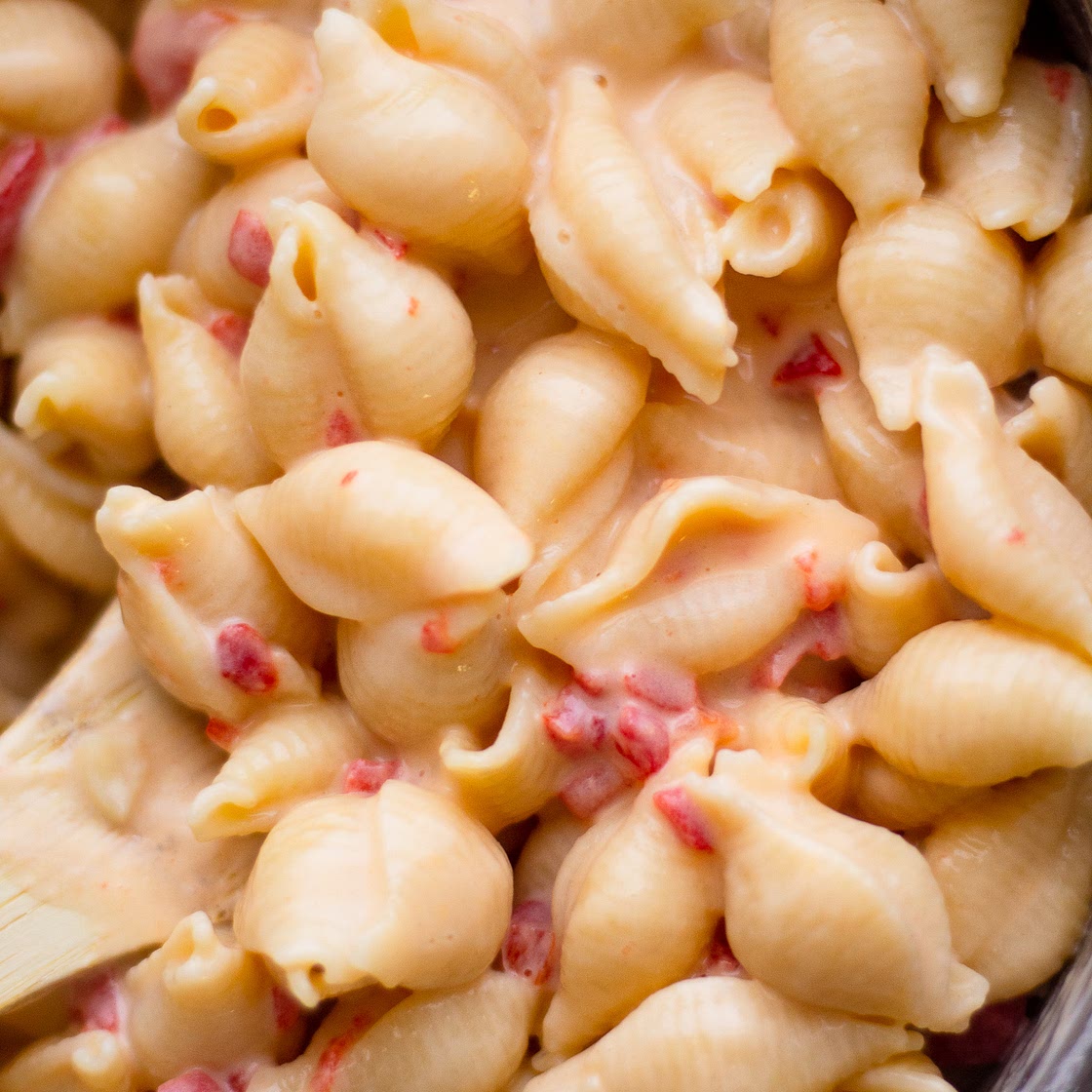 Creamy Pimento Mac and Cheese