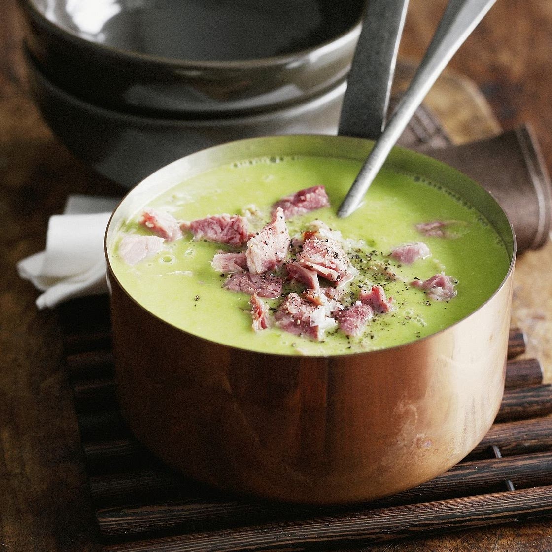 Erbsencremesuppe mit Schinken