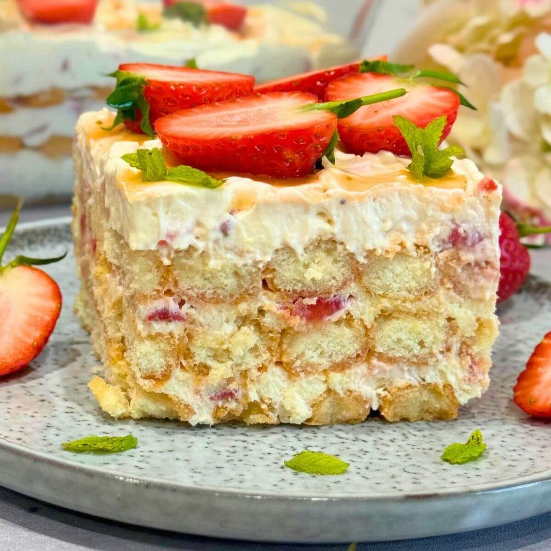 Strawberry Tiramisu No Alcohol (Eggless, No Coffee!)
