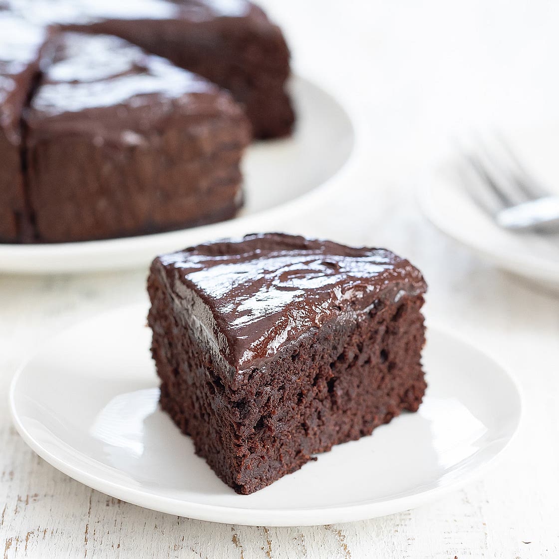 4 Ingredient Healthy Chocolate Cake