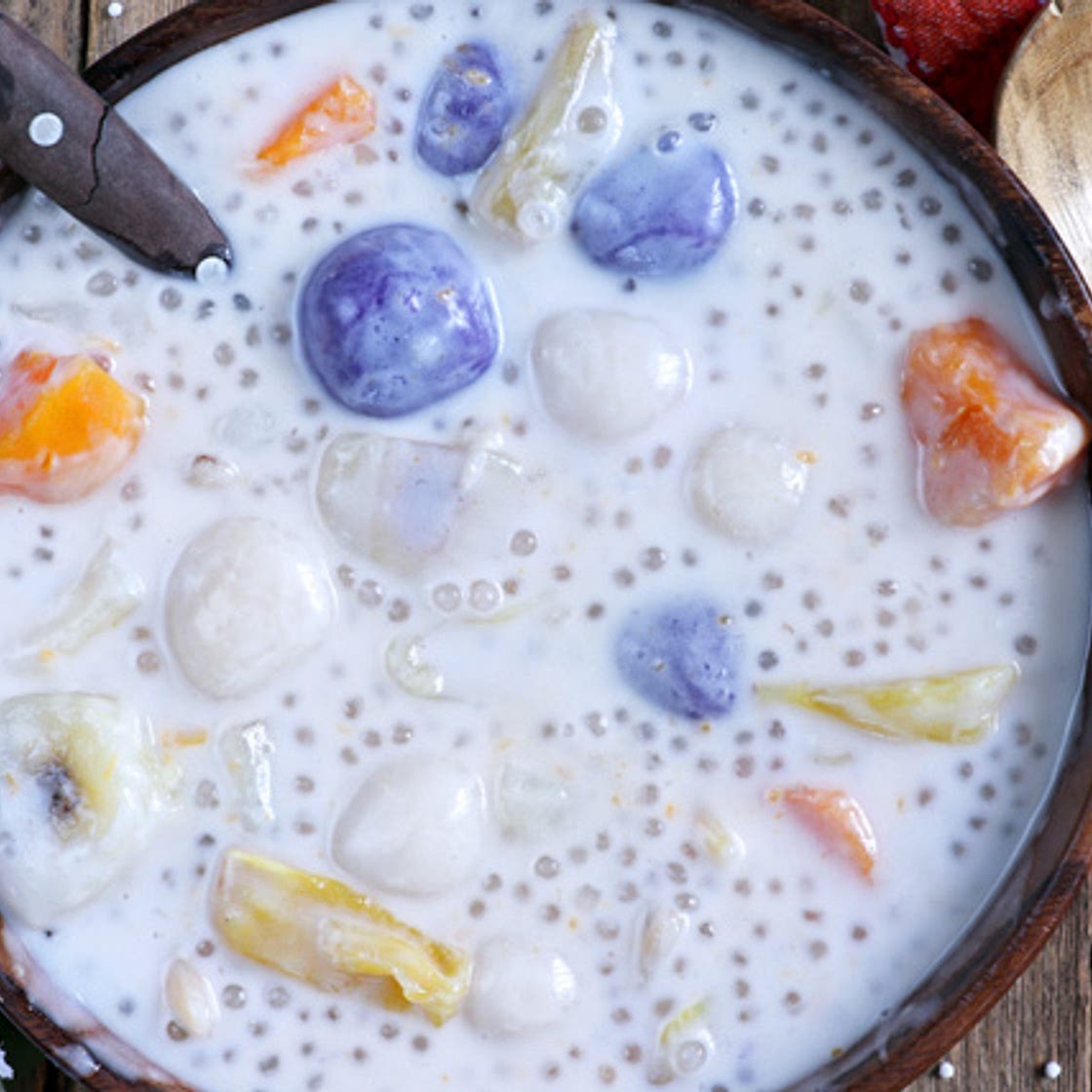 Ginataang Bilo bilo (glutinous rice balls in coconut milk)