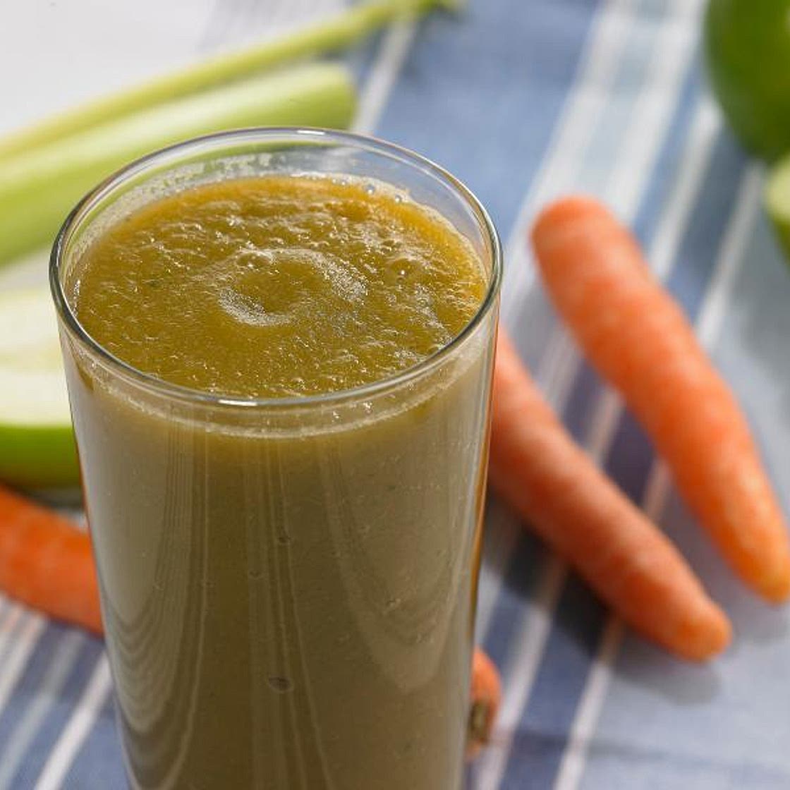 Suco de cenoura e maçã depurativo