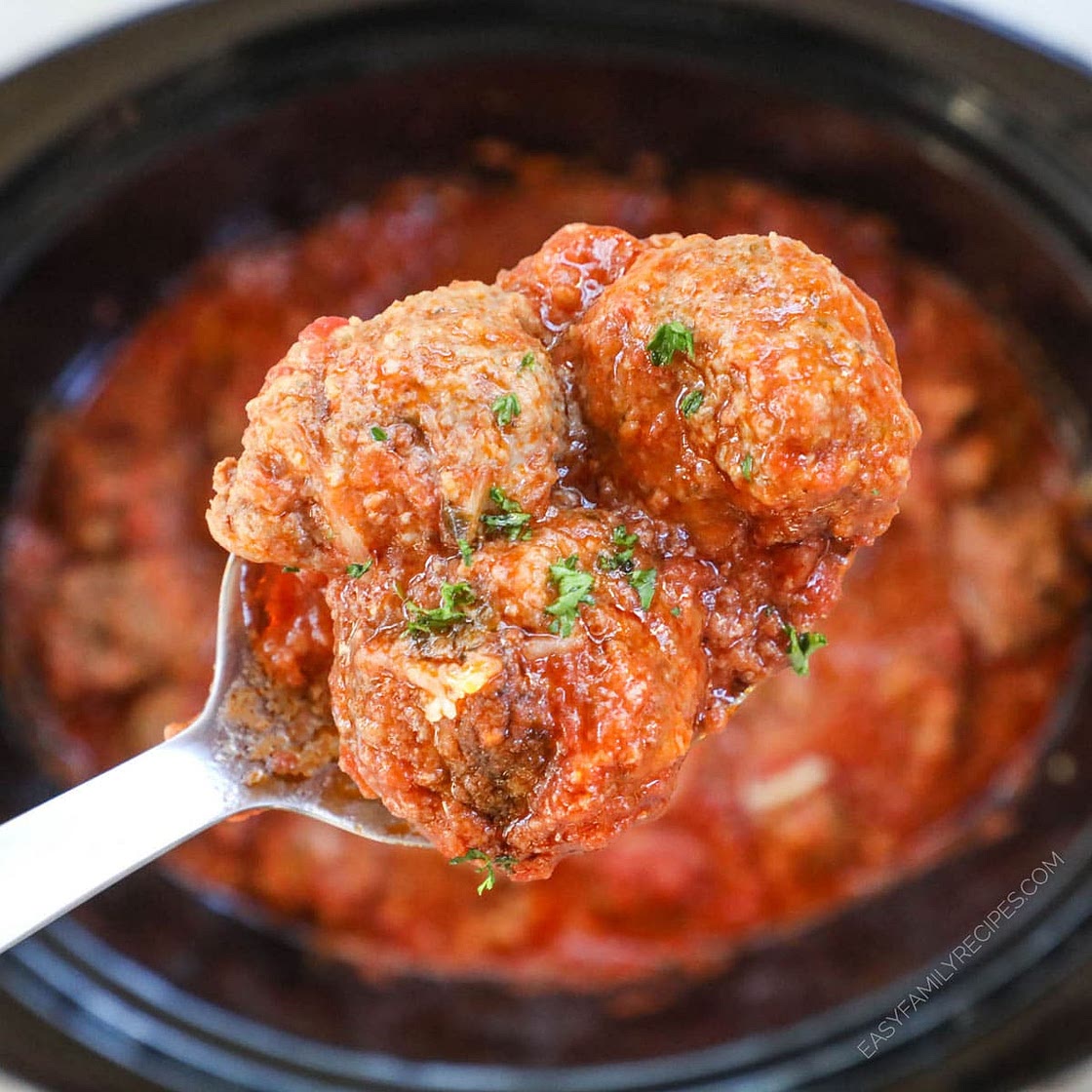 Crockpot Meatballs in Marinara