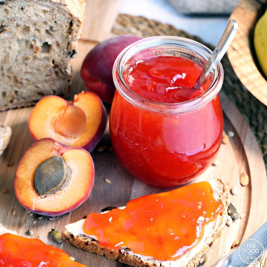 Quick & Easy Apricot Jam Recipe (No Pectin)