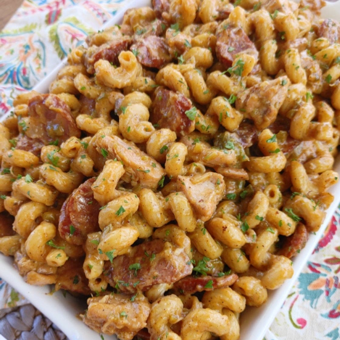 Cajun Pastalaya (Jambalaya Pasta with Sausage & Chicken)