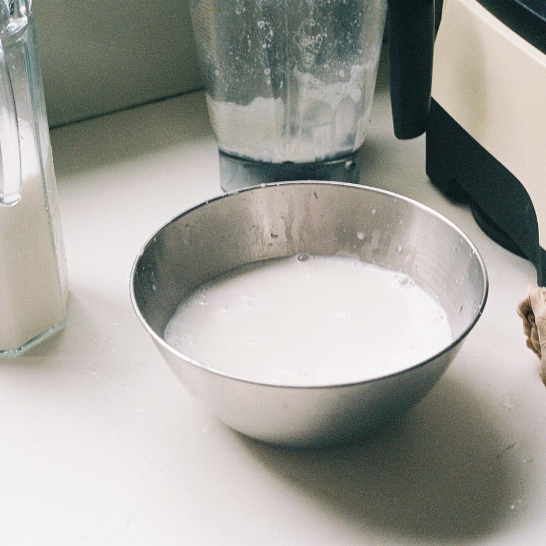 How to make almond milk