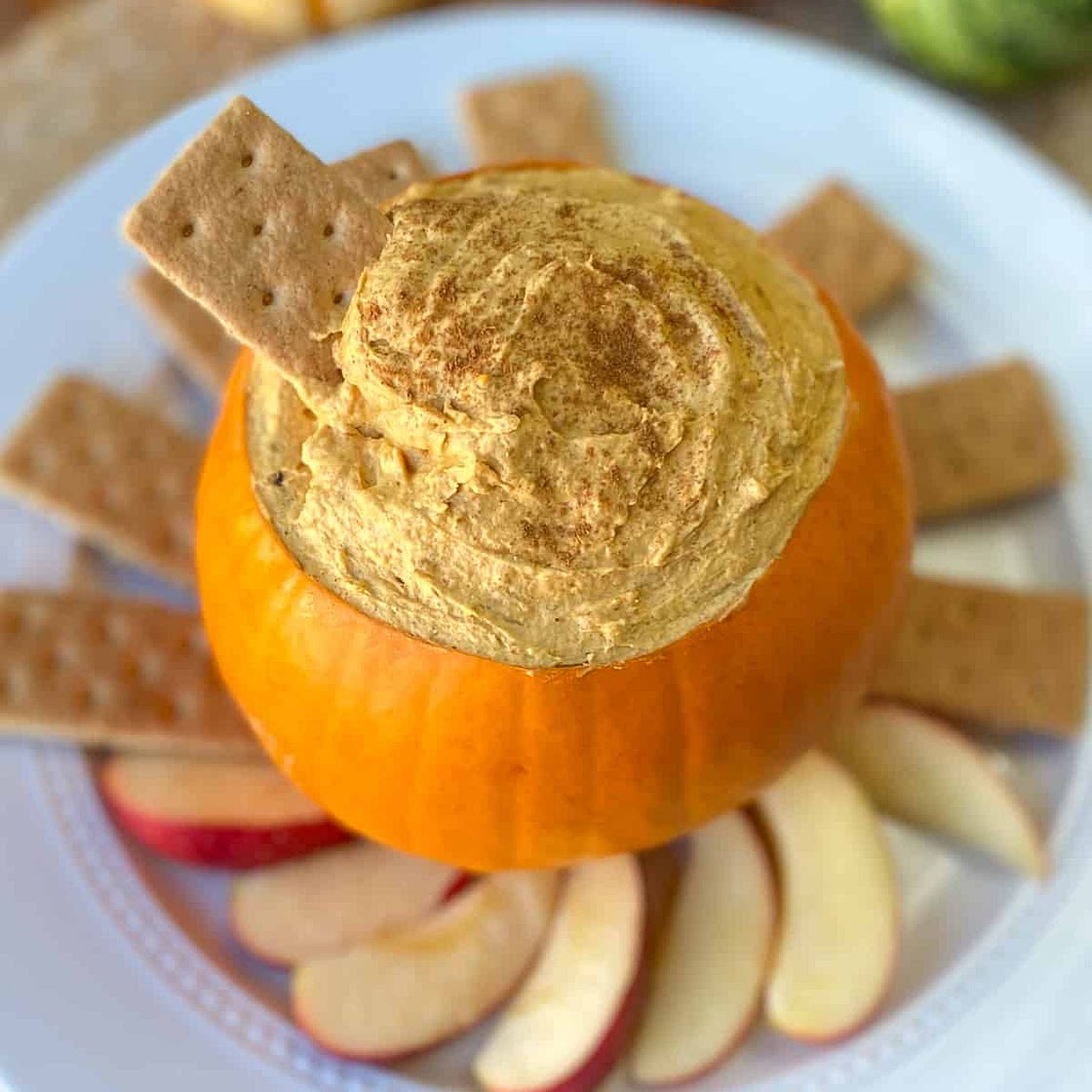 Easy 4 Ingredient Pumpkin Fluff Dip