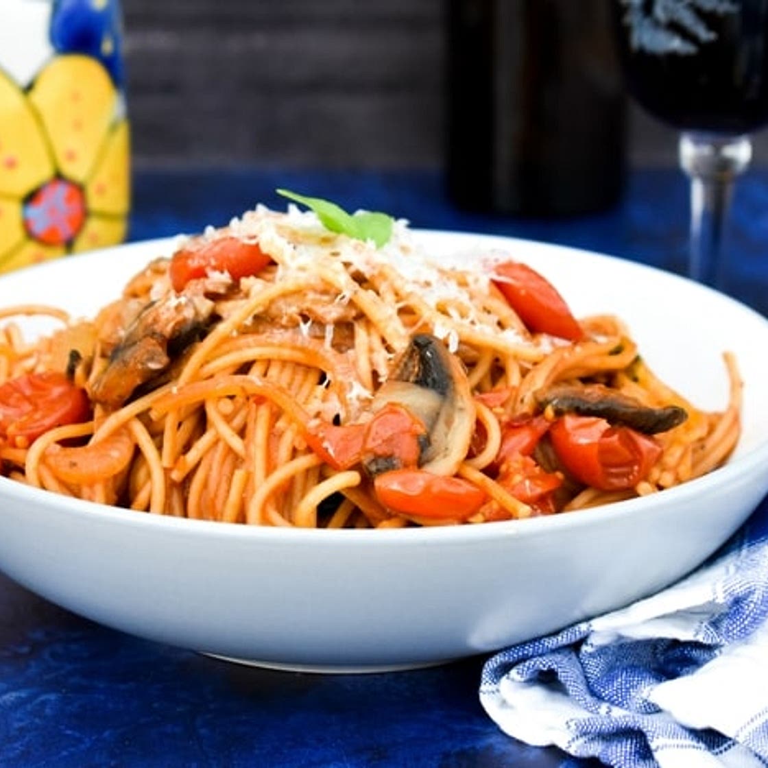 One-Pot Mushroom & Cherry Tomato Spaghetti