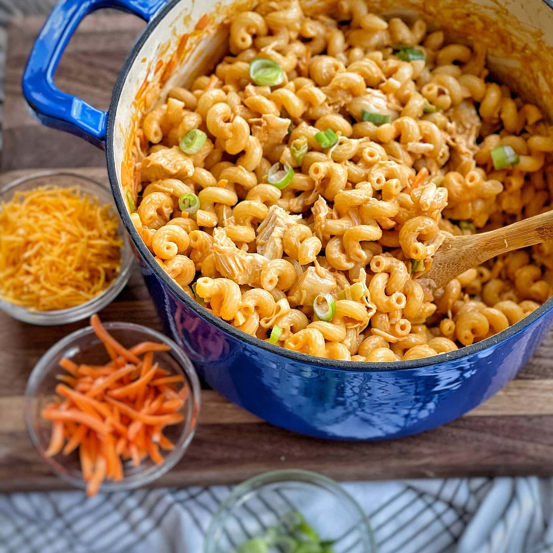 One Pot Skinny Buffalo Chicken Pasta