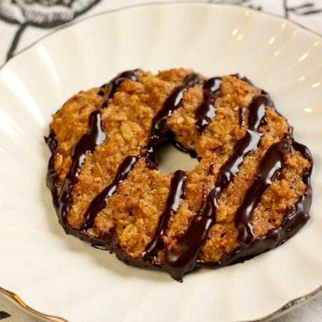 Samoa-Like Coconut Oatmeal Cookie