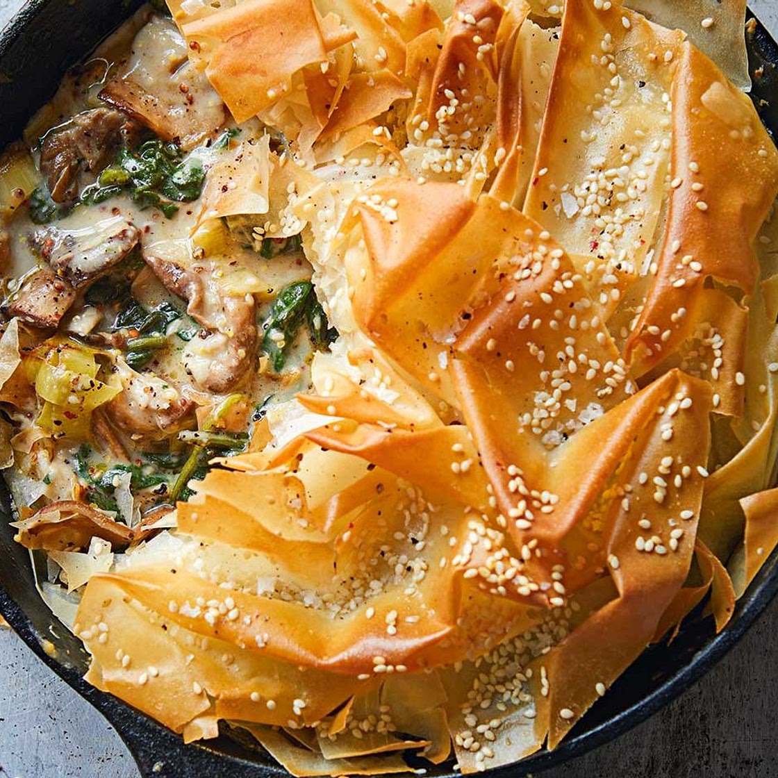 One-pan mushroom and leek pie