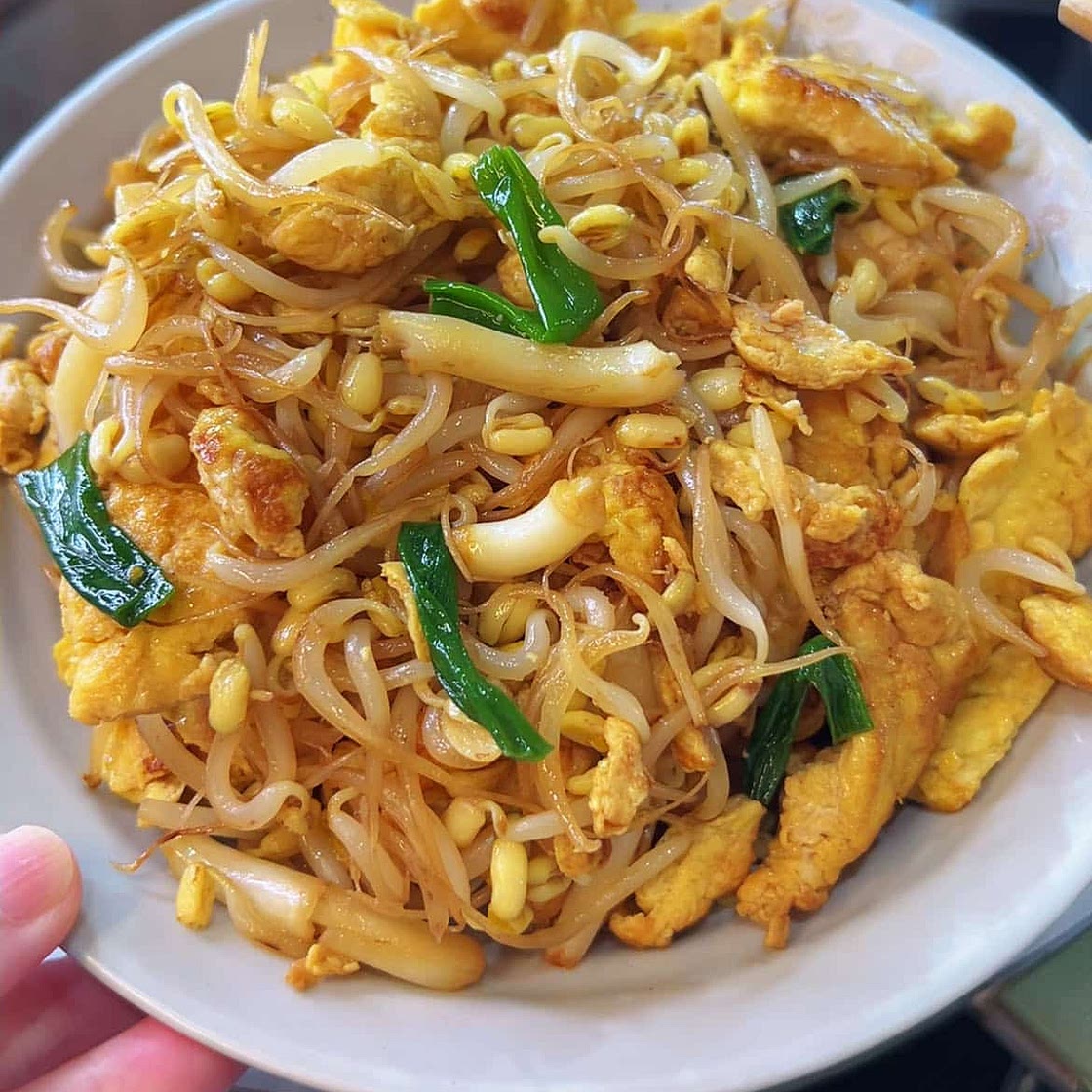 Bean Sprout Stir Fry with Eggs