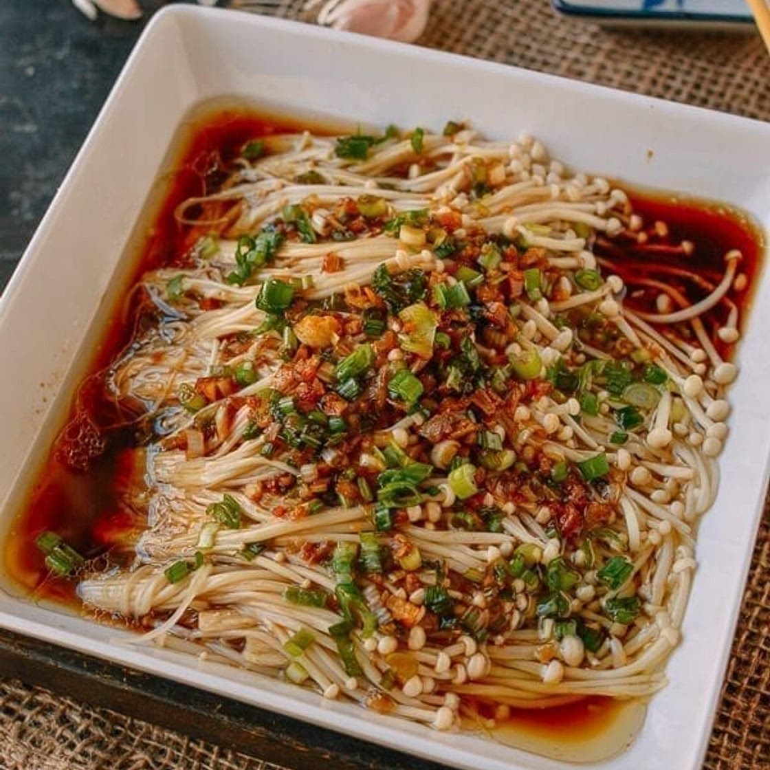 Enoki Mushrooms with Garlic & Scallion Sauce