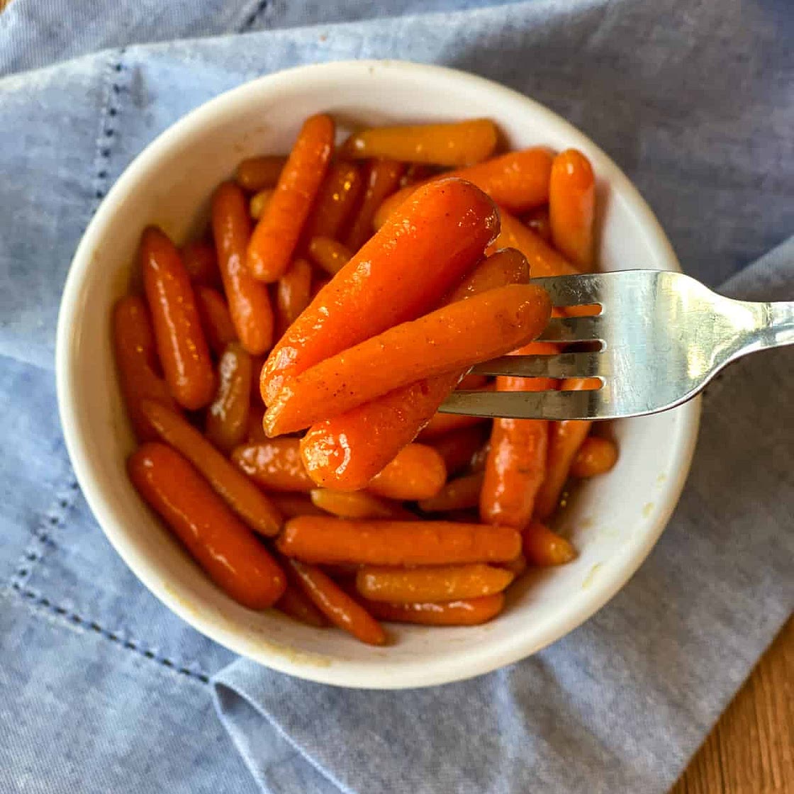 BROWN SUGAR HONEY GLAZED CARROTS