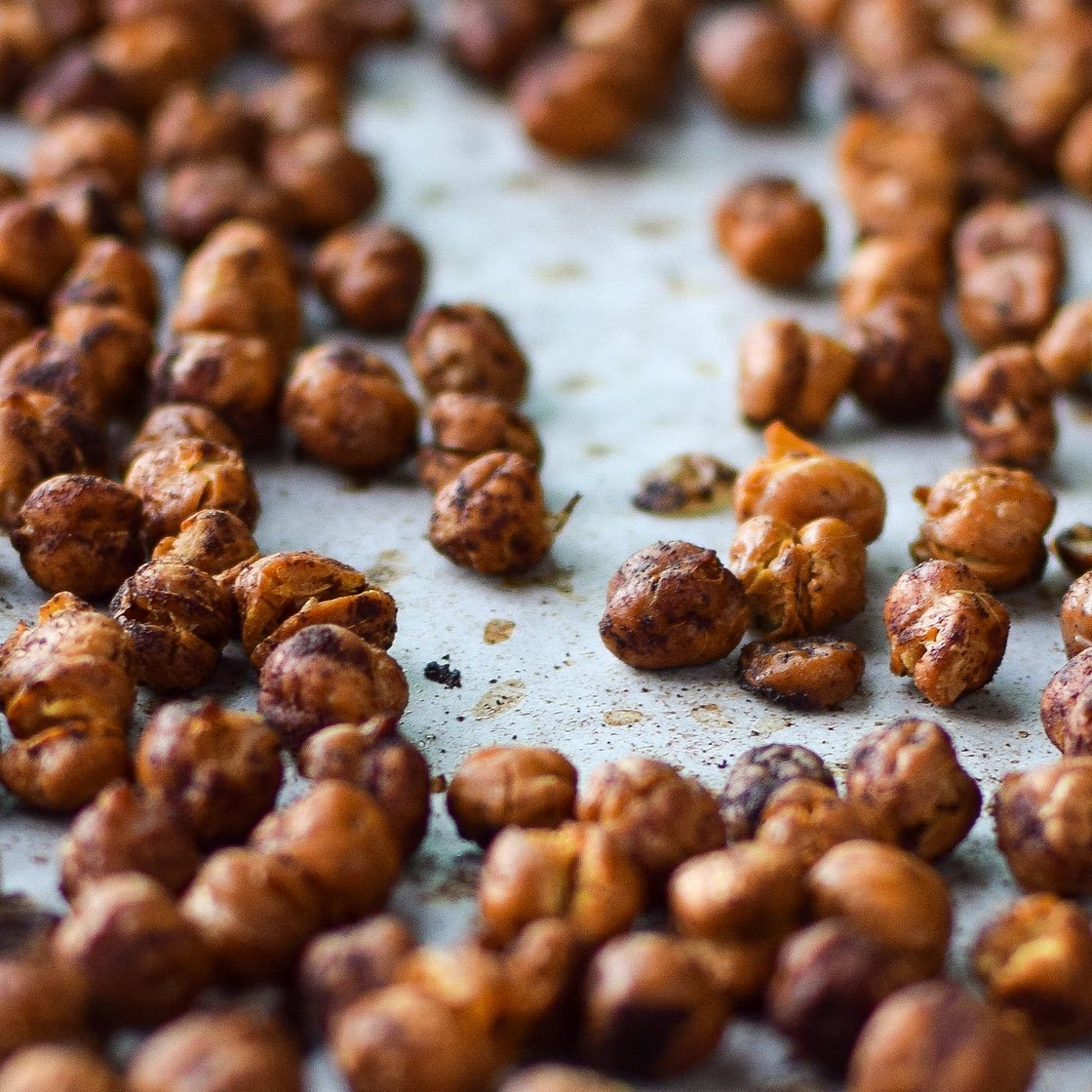 Crispy Cinnamon Roasted Chickpeas