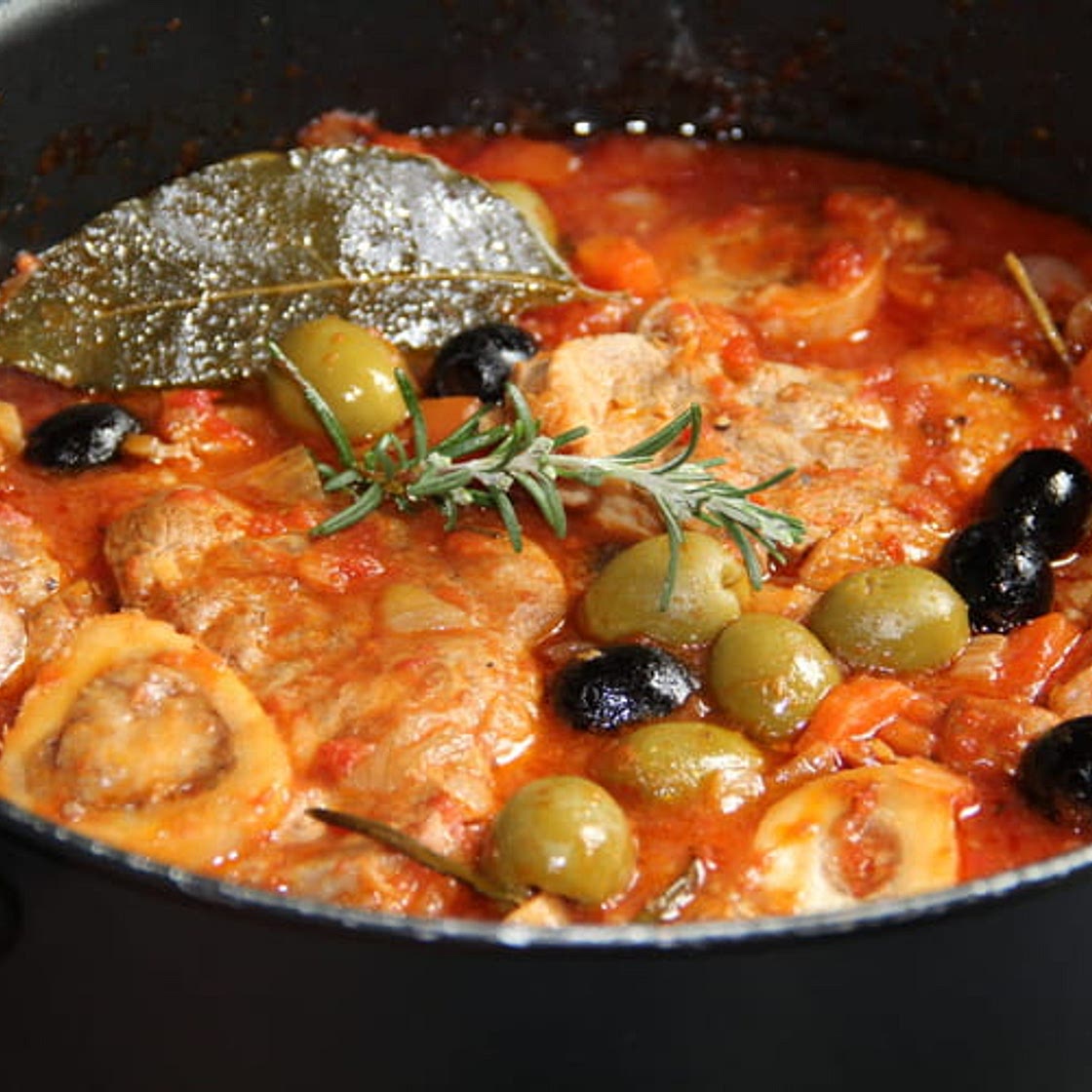 Jarret de veau aux olives vertes et noires