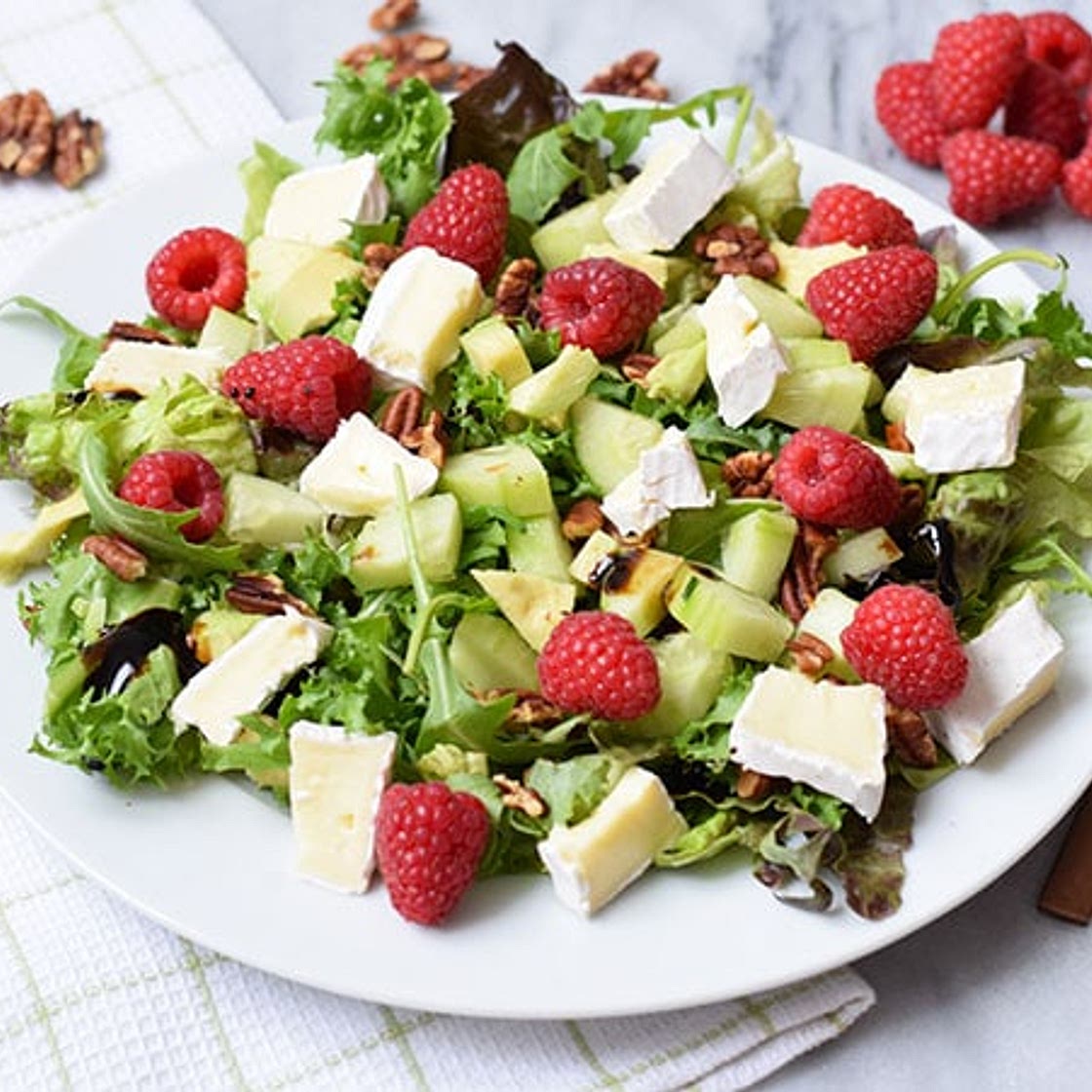 Low FODMAP summer raspberry brie salad