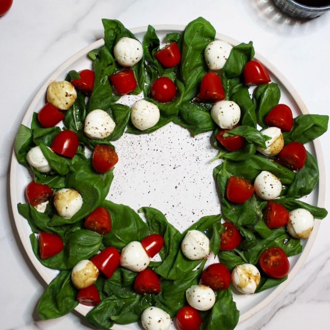 Christmas Wreath Caprese Salad