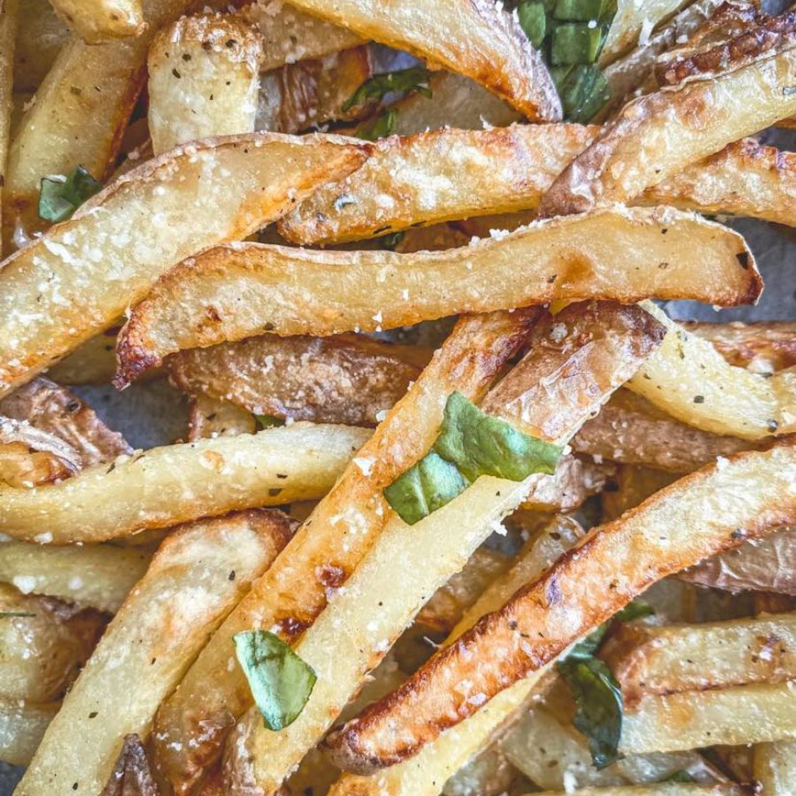 Air Fryer Garlic Parmesan Fries