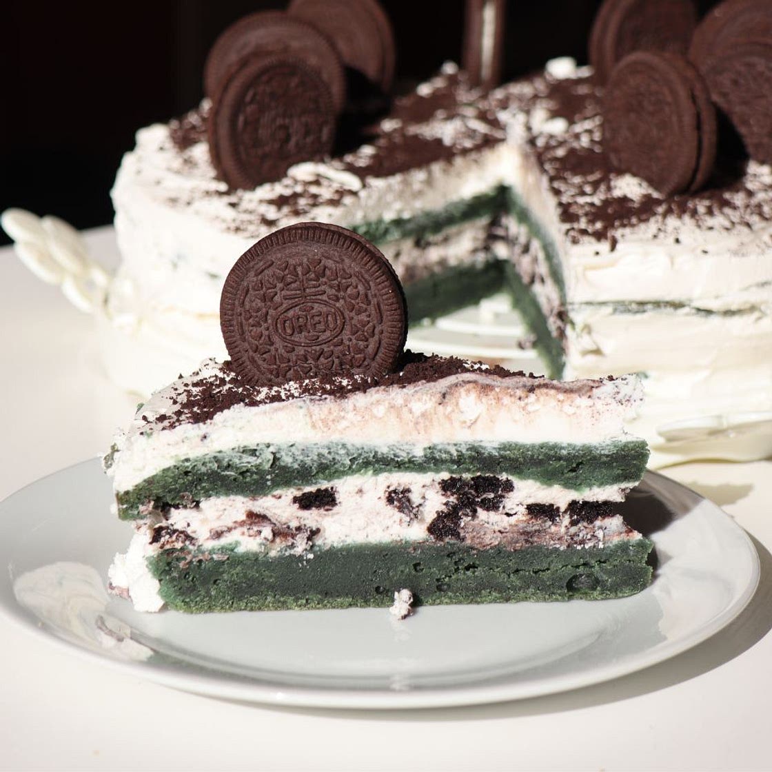 Green Velvet Cheesecake (With Oreos)