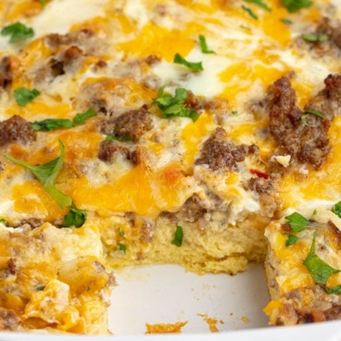 Paula Deen Breakfast Casserole (Easy Recipe)