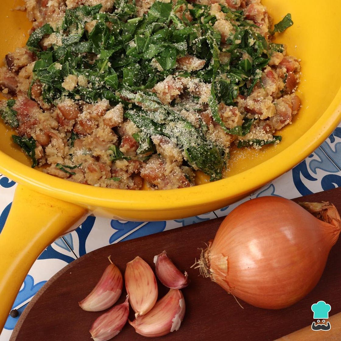 Receita de Farofa de feijão tropeiro