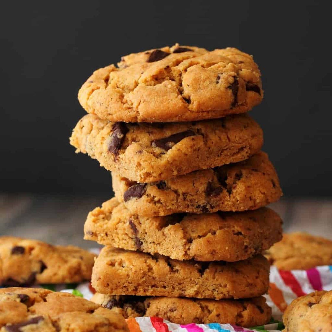 Vegan Peanut Butter Chocolate Chip Cookies