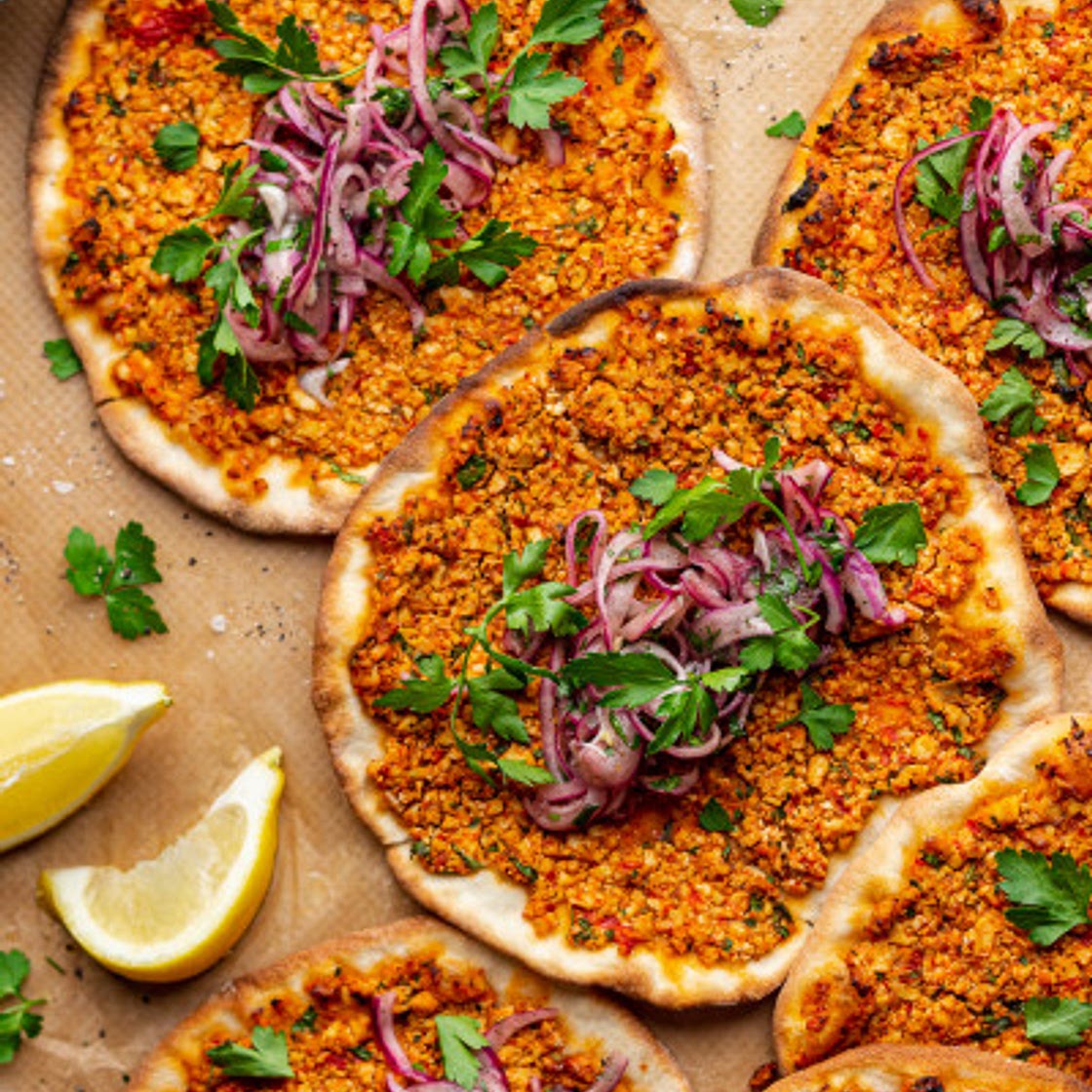 Vegan Turkish pizza (lahmacun)