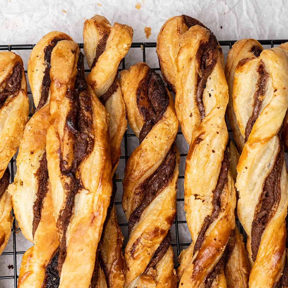 Nutella Puff Pastry Twists (VIDEO)