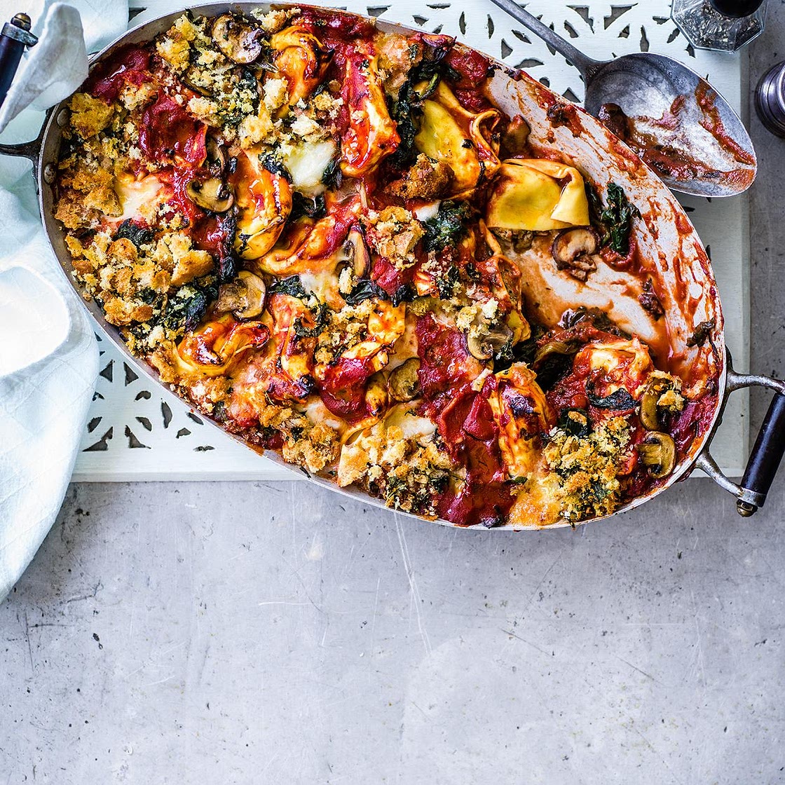 Mushroom and spinach tortelloni bake