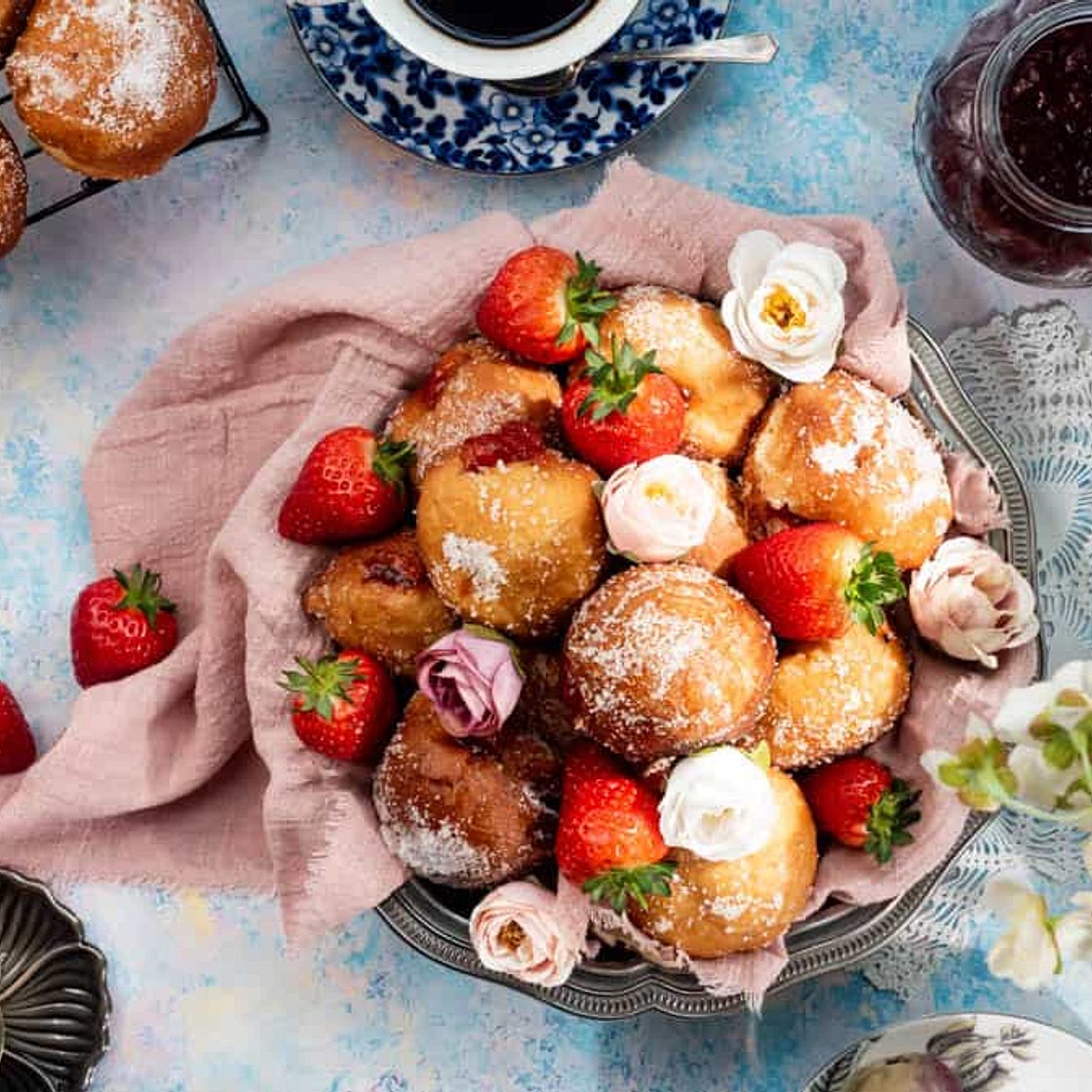 Bakery-Style Strawberry Jam Doughnuts With Sugar