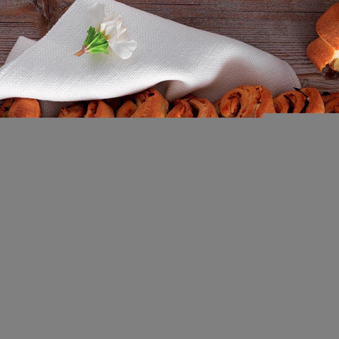 Spring Onion and Prosciutto Pinwheels