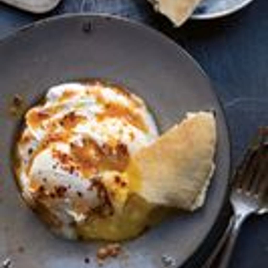 Turkish Poached Eggs in Yogurt (Cilbir)