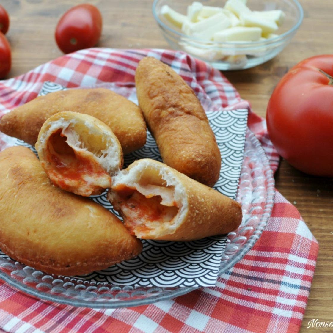 Panzerotti pugliesi a lievitazione naturale
