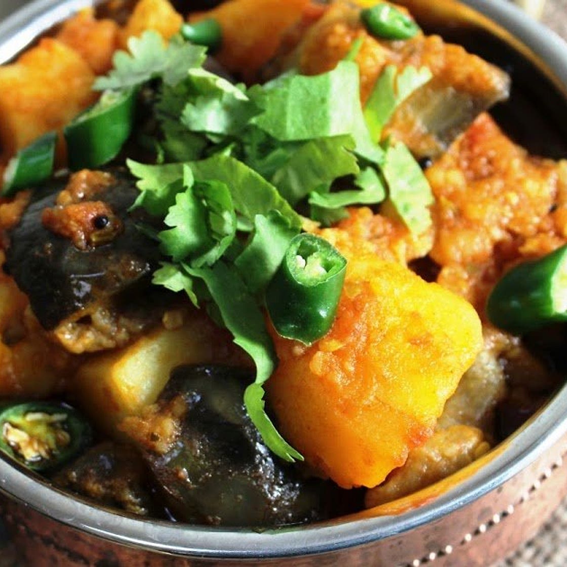 Instant Pot Aubergine, Tomato and Potato Curry - Lunchbox Doctor