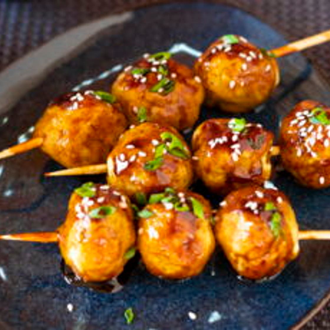 Brochettes de boulettes de poulet Yakitori