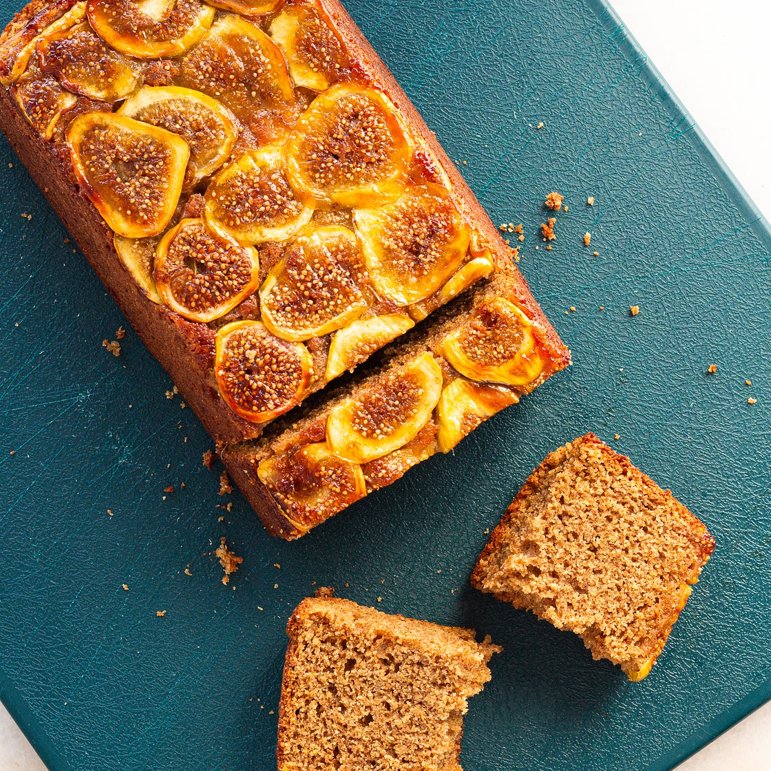Fig Upside-Down Cake with Cinnamon & Rye