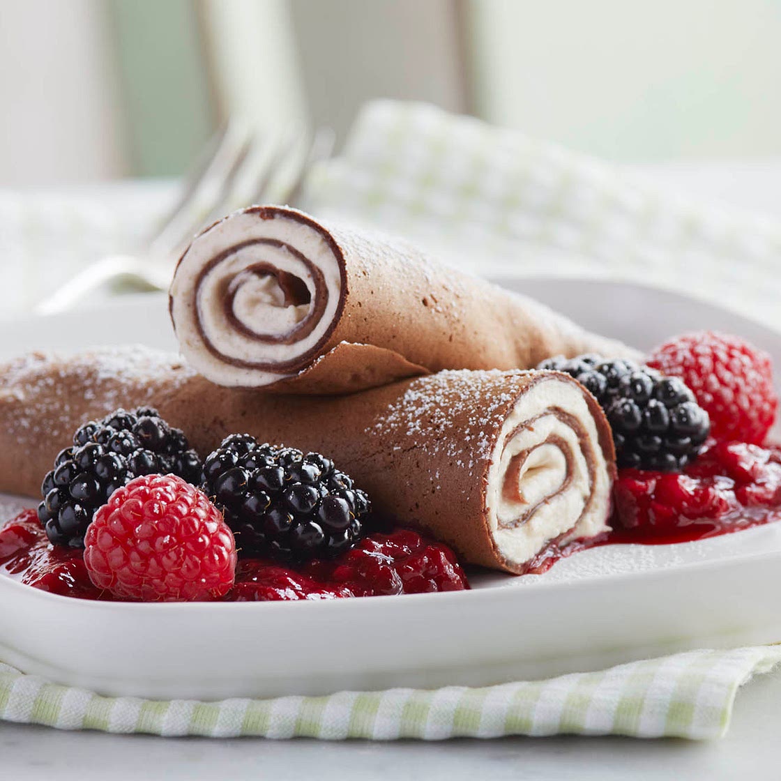 Chocolate Crepê Recipe with Mascarpone Cream & Berry Sauce